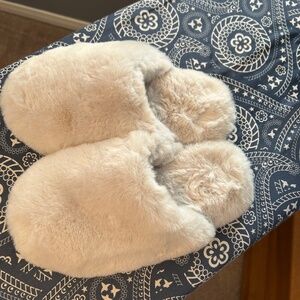 Ultra Soft Plush Faux Fur Slippers | Cozy | Fits Women’s Size 8